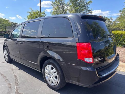 Used 2018 Dodge Grand Caravan SE w/ UConnect Hands-Free Group FWD image 4