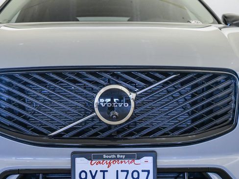 Certified 2026 Volvo XC60 B5 Plus w/ Climate Package PRO AWD/4WD image 8
