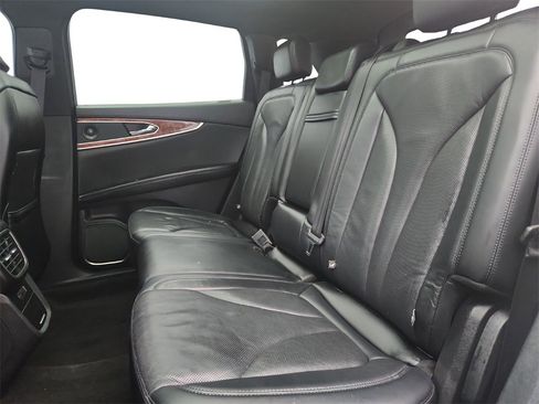 Used 2019 Lincoln Nautilus Reserve image 25