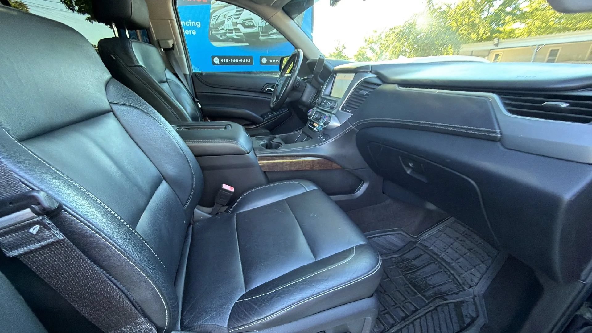 Used 2015 Chevrolet Suburban LT RWD image 34