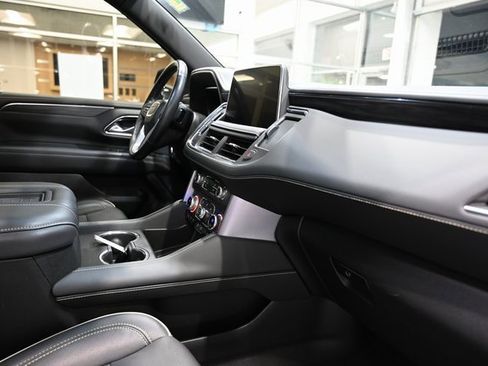 Used 2022 GMC Yukon SLT w/ SLT Premium Package image 14