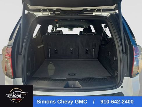 Used 2024 Chevrolet Suburban LT RWD image 22