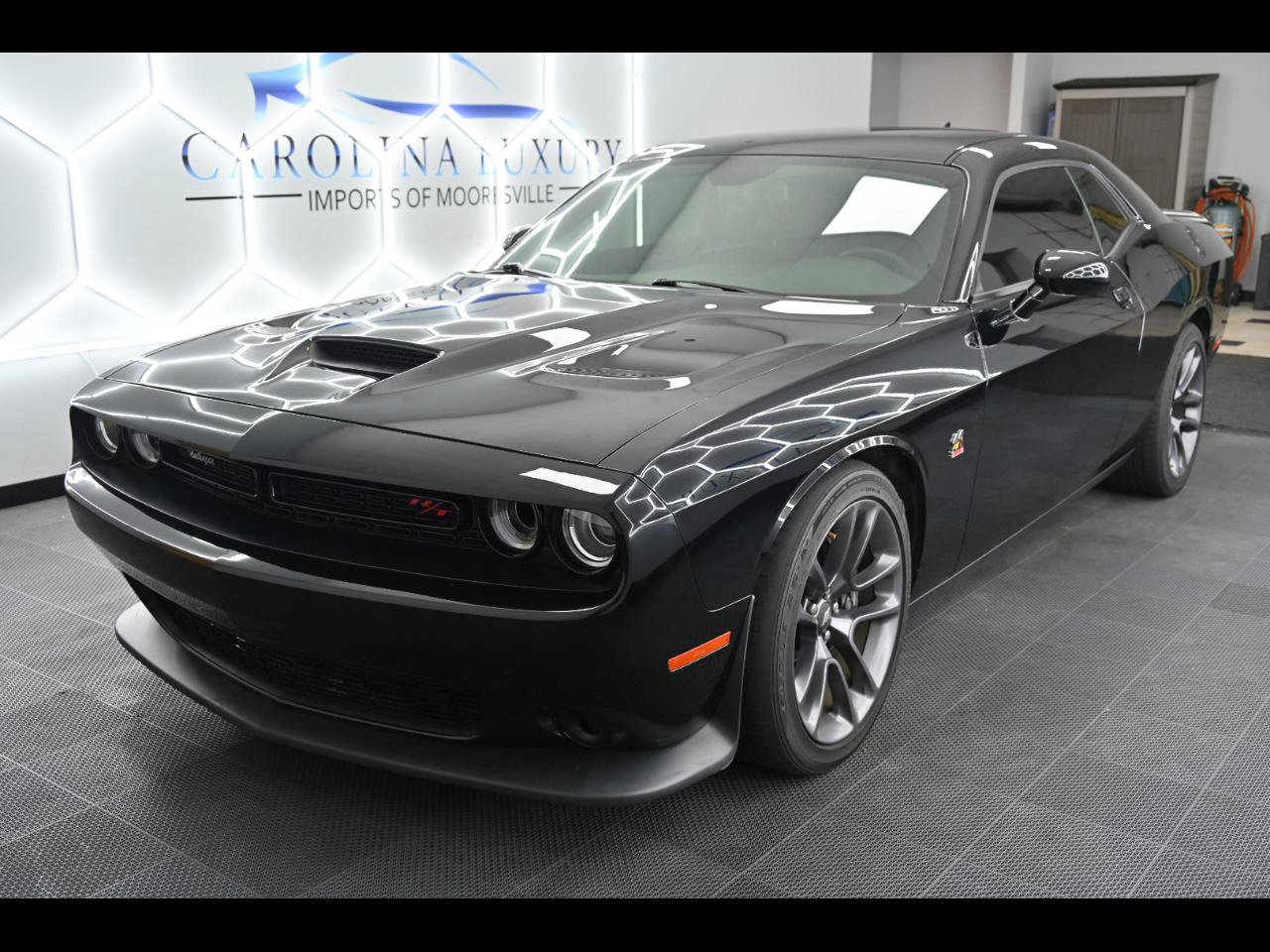 Used 2023 Dodge Challenger R/T Scat Pack RWD image 1