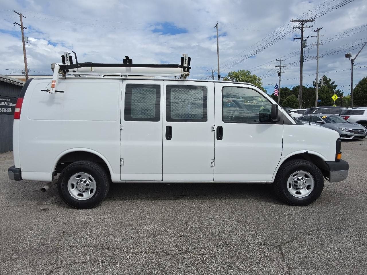 Used 2014 Chevrolet Express 2500 RWD image 4