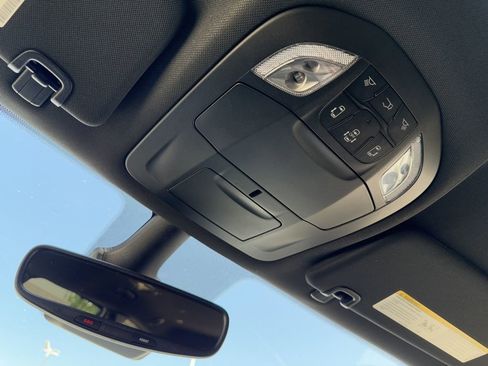 New 2026 Chrysler Pacifica Select FWD image 34