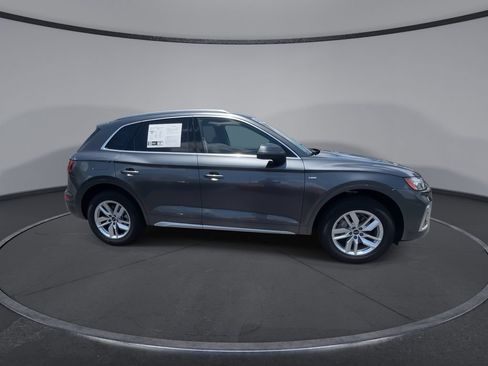 Used 2023 Audi Q5 2.0T Premium AWD/4WD image 2