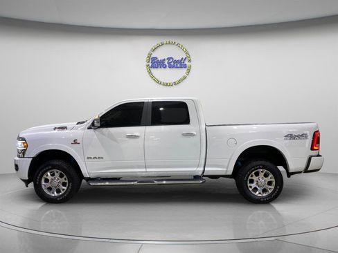 Used 2022 RAM 2500 Laramie AWD/4WD image 2