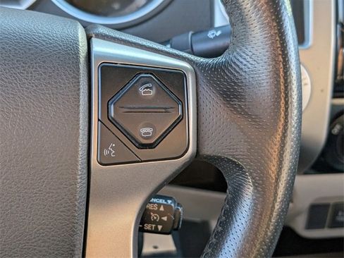 Used 2015 Toyota Tacoma TRD Pro image 23