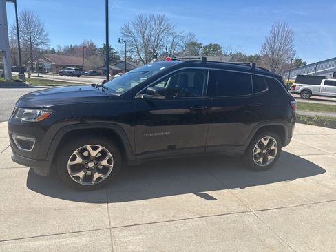 Used 2019 Jeep Compass Limited AWD/4WD image 12