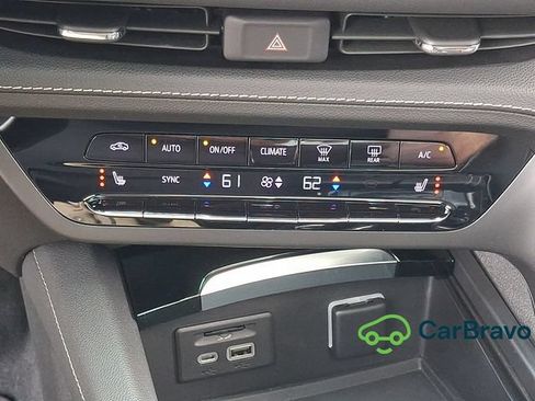 Certified 2021 Buick Envision Essence w/ Technology Package I FWD image 16