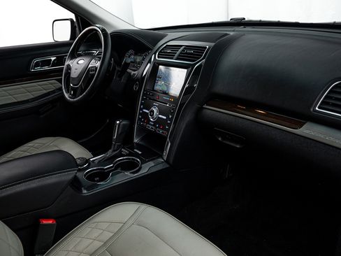 Used 2016 Ford Explorer Platinum AWD/4WD image 8