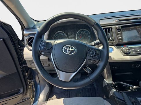 Used 2018 Toyota RAV4 XLE AWD/4WD image 11