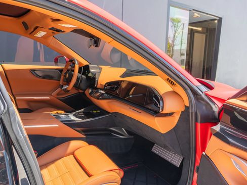 Used 2024 Ferrari Purosangue AWD/4WD image 68