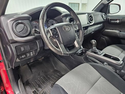 Used 2021 Toyota Tacoma TRD Sport AWD/4WD image 25