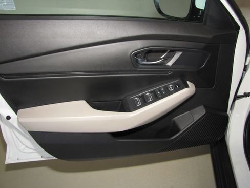 Used 2023 Honda Accord EX image 10