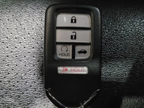 Used 2017 Honda Accord EX-L image 32