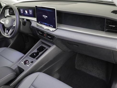 New 2026 Volkswagen Tiguan SE AWD/4WD image 19
