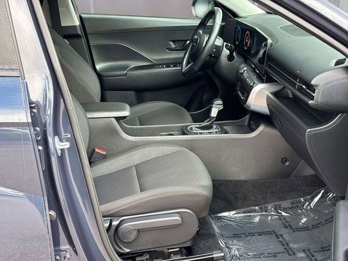Used 2025 Hyundai Kona SEL FWD image 17
