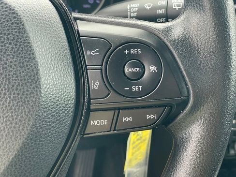 Used 2019 Toyota RAV4 LE w/ Carpet Mat Package AWD/4WD image 16