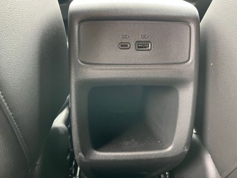 Used 2025 Chevrolet Trax LT image 23