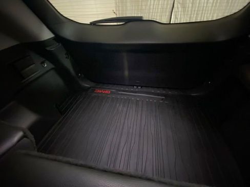 Used 2023 GMC Terrain SLT FWD image 13
