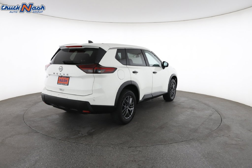 Used 2024 Nissan Rogue S FWD image 12