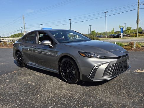 Certified 2026 Toyota Camry SE FWD image 1