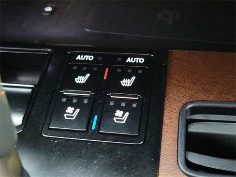 Used 2022 Lexus RX 450hL AWD w/ Premium Package image 11