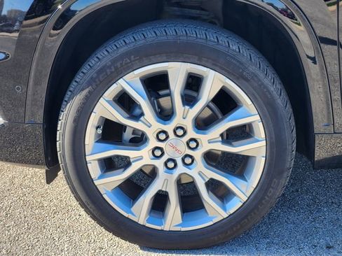 Used 2024 GMC Acadia Denali w/ Super Cruise Package image 8