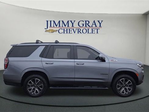 Used 2022 Chevrolet Tahoe Z71 w/ Luxury Package image 2