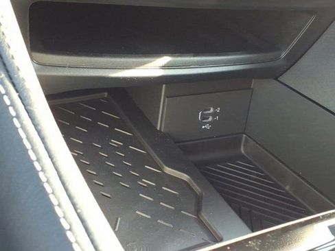 New 2026 Chrysler Pacifica Limited image 11