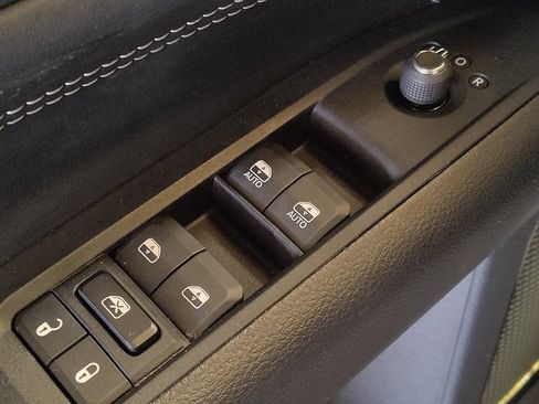 Used 2022 Jeep Compass Latitude FWD image 27