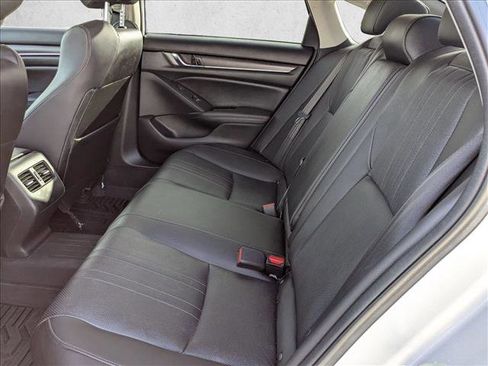 Used 2020 Honda Accord Touring image 15