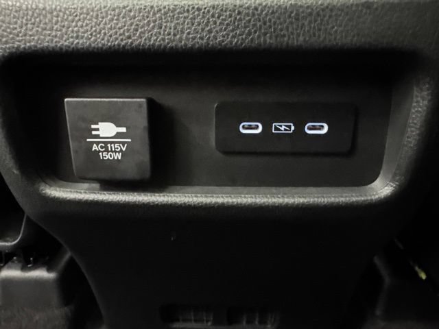 Used 2025 Honda Pilot TrailSport image 29