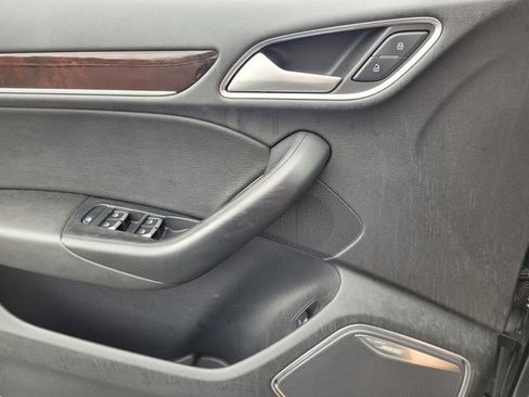 Used 2018 Audi Q3 2.0T Premium Plus w/ Premium Plus Package image 28