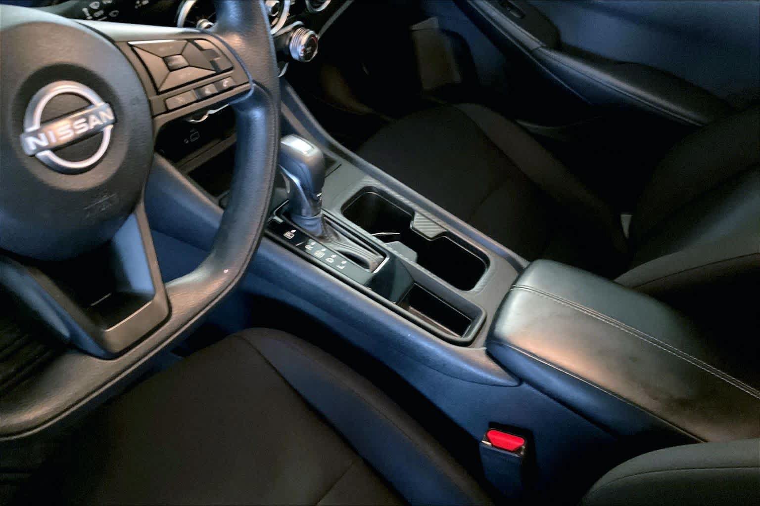 Used 2024 Nissan Sentra S FWD image 14