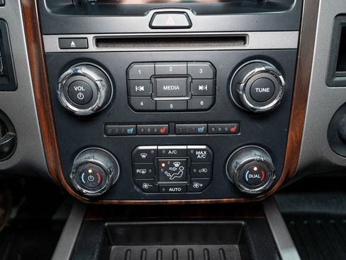 Used 2017 Ford Expedition Platinum image 25