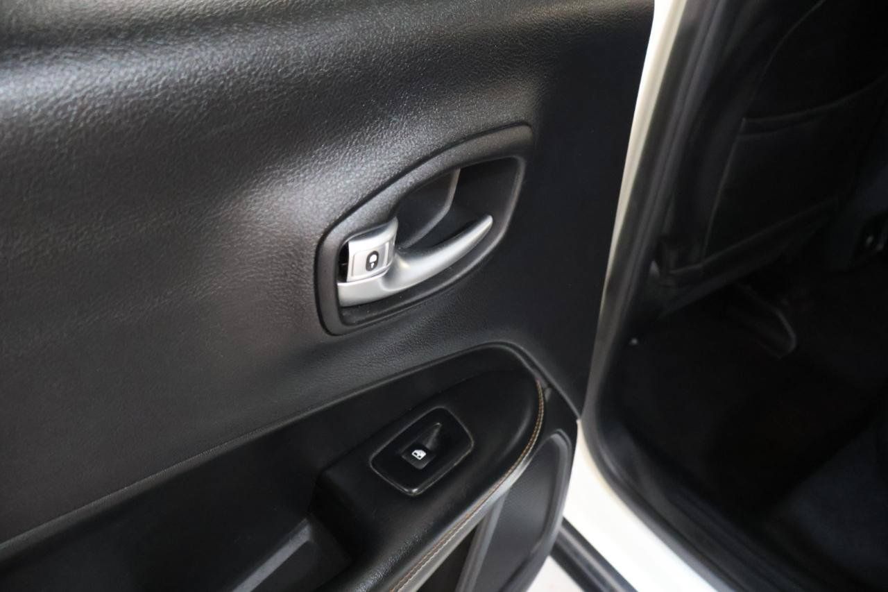 Used 2018 Jeep Compass Latitude FWD image 21