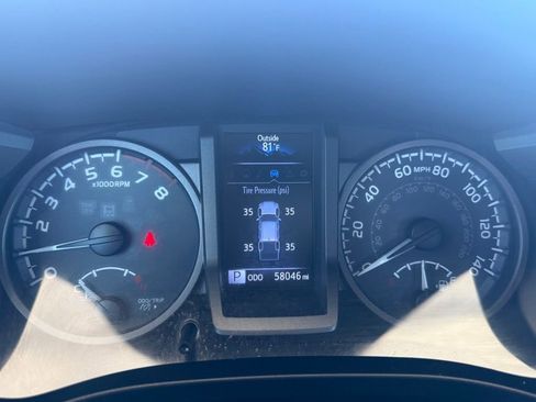 Used 2016 Toyota Tacoma TRD Sport w/ Towing Package image 27