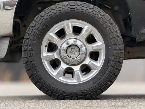 Used 2011 Ford F250 Lariat w/ Lariat Interior Pkg image 28