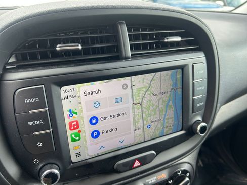 Used 2025 Kia Soul LX w/ LX Technology Package FWD image 20