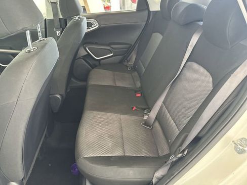 Certified 2023 Kia Soul LX FWD image 25