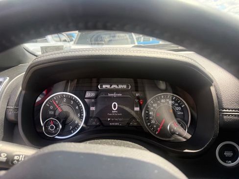 Used 2023 RAM 1500 Laramie AWD/4WD image 7