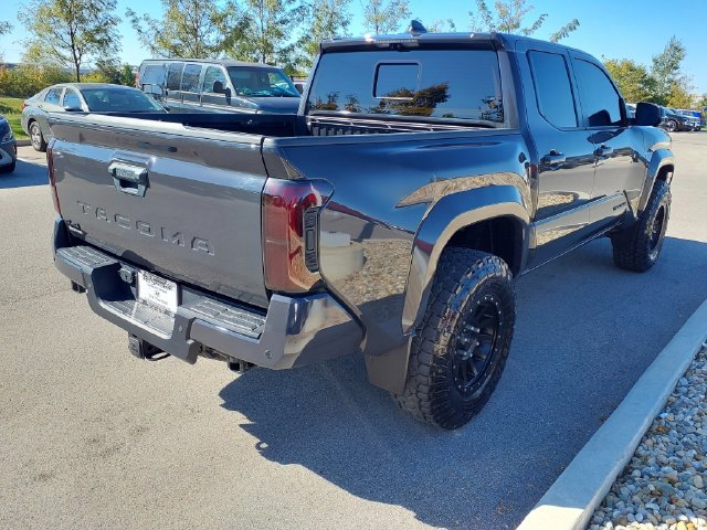 Used 2024 Toyota Tacoma TRD Sport w/ TRD Sport Premium Package AWD/4WD image 5