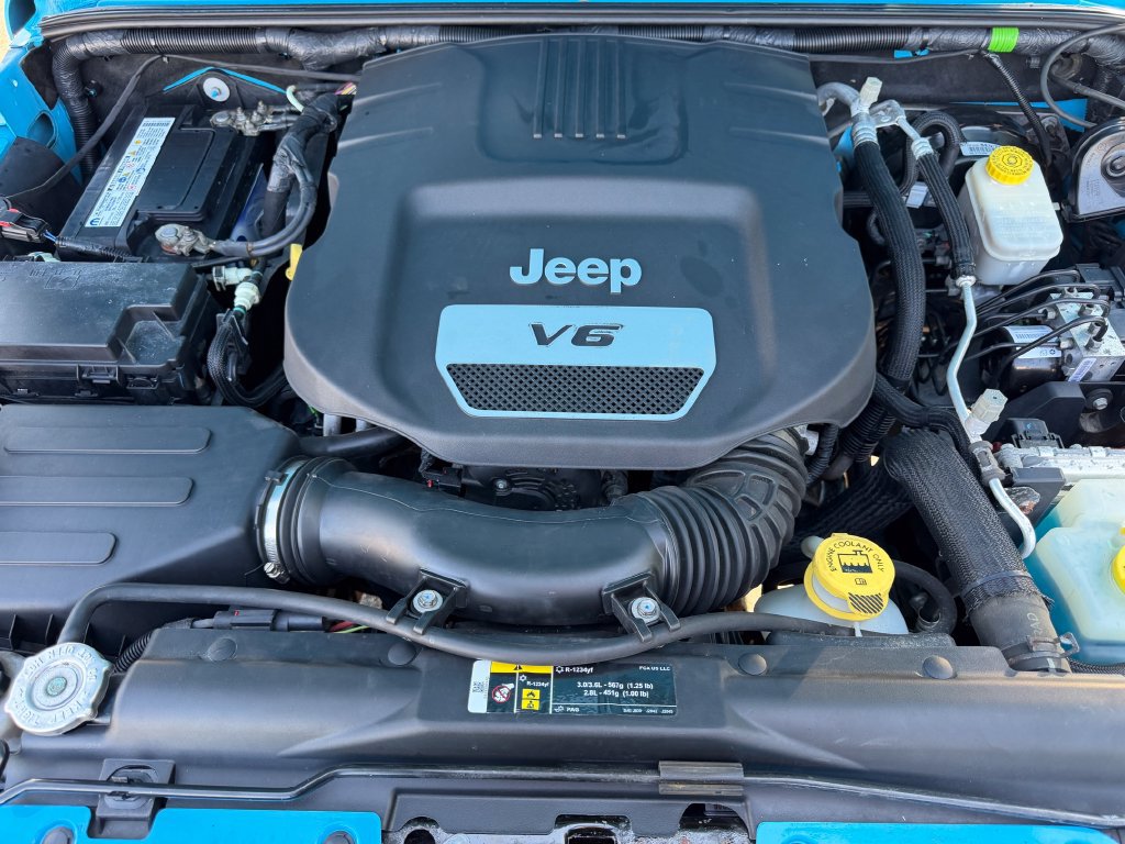 Used 2017 Jeep Wrangler Unlimited Sport w/ Connectivity Group AWD/4WD image 30