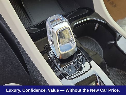 Used 2026 Volvo XC40 B5 Plus w/ Protection Package Premier AWD/4WD image 11
