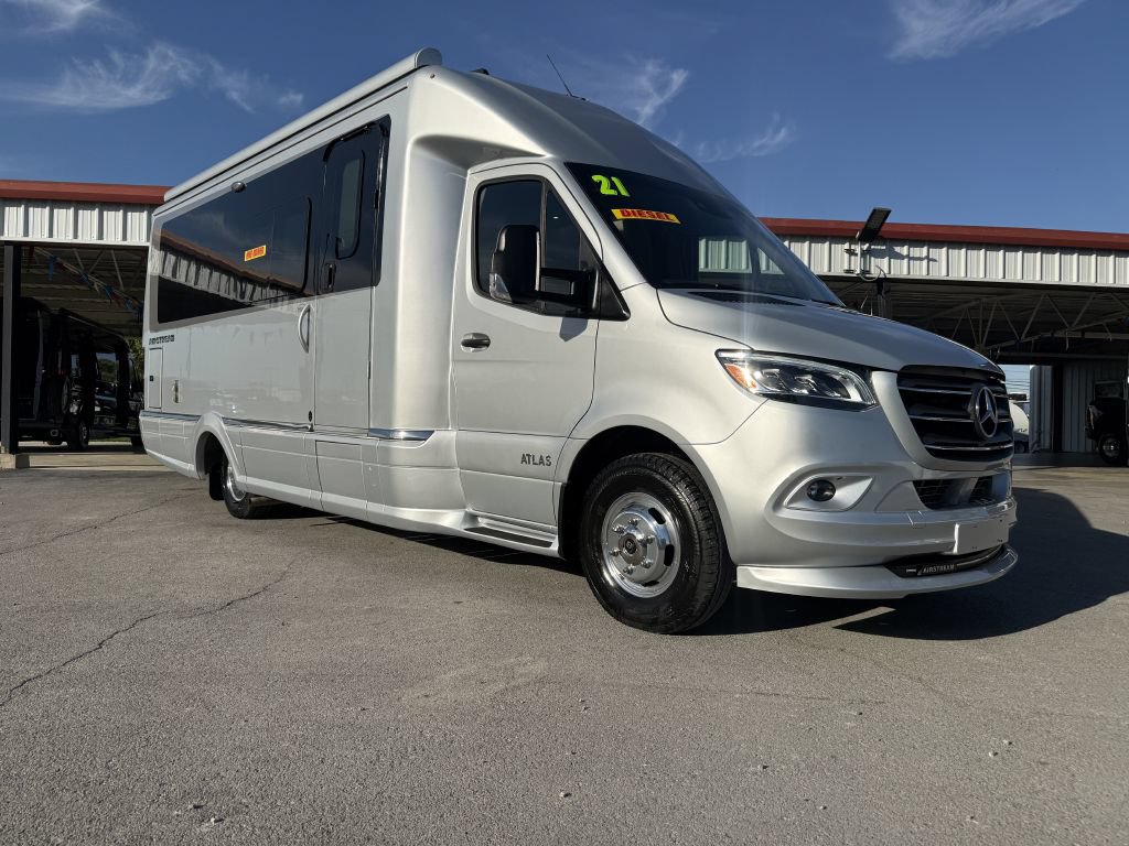 Used 2020 Mercedes-Benz Sprinter 3500 image 2
