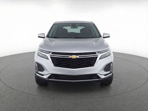 Used 2025 Chevrolet Trax LT w/ LT Convenience Package image 2