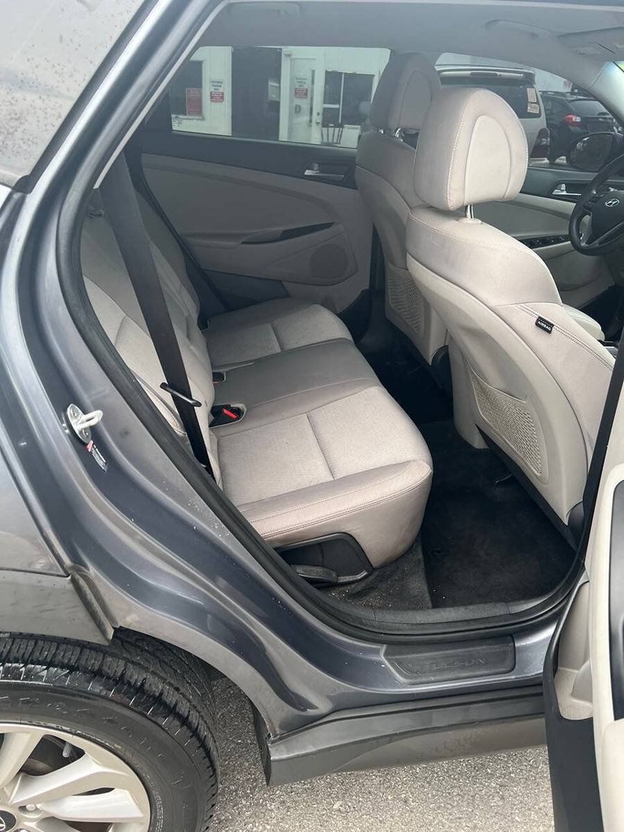 Used 2016 Hyundai Tucson SE w/ Option Group 02 AWD/4WD image 5
