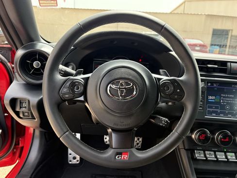 Used 2023 Toyota GR86 Premium RWD image 15